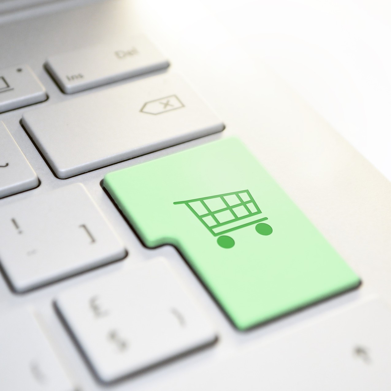 コロナ禍で売上拡大中 ネット通販の業界動向レポート